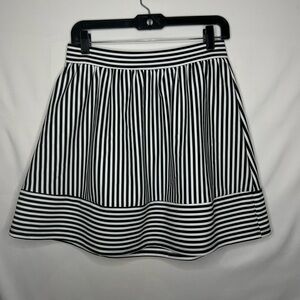 BLACK/ WHITE SKIRT